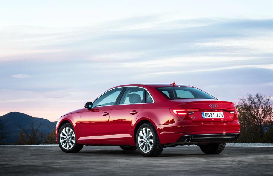  Audi A4 2.0 TFSI (B9) 2015 года  (WW) (фото 8 из 10)